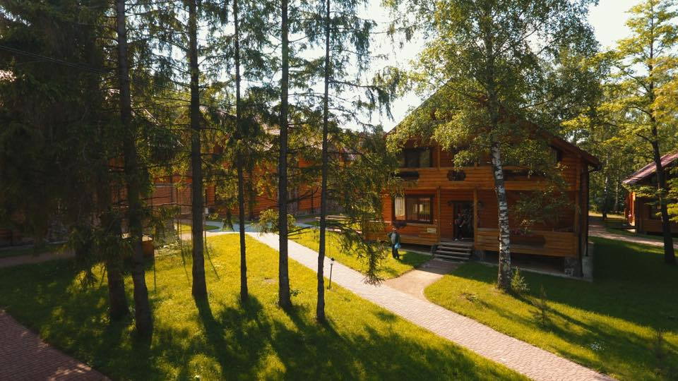 Коли доцільно обирати центр реабілітації з проживанням і як умови впливають на відновлення